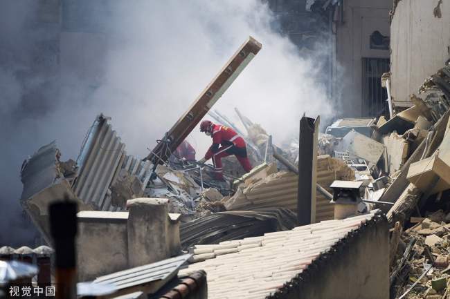 法国马赛一居民楼发生爆炸坍塌，居民已致2死5伤另有多人失联