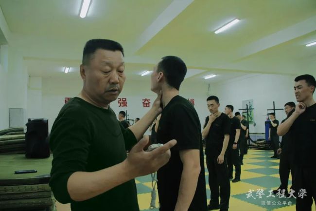 钢与火碰撞｜来一场火热的冲刺