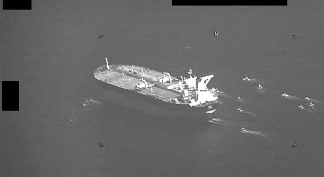 伊朗一周内扣押第二艘油轮，美军回应
