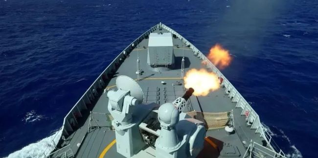 052D型驱逐舰，中国打向世界高端军舰市场的一张“王牌”！