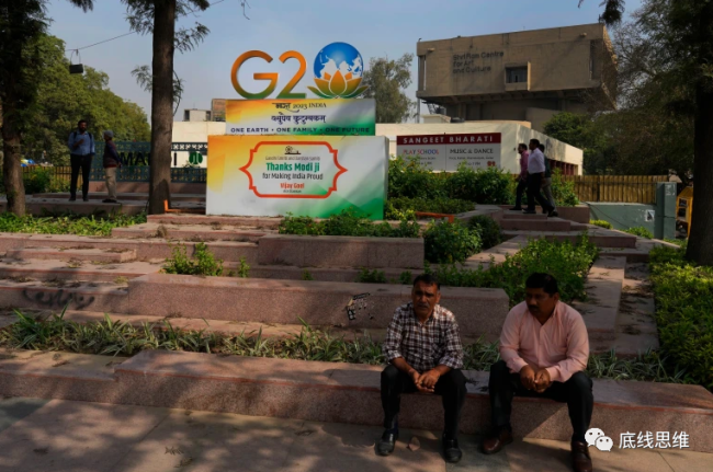 印度新德里街头的G20峰会标识牌。图自AP