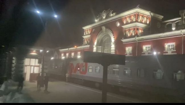 俄州长：库尔斯克市中心火车站遭乌无人机袭击引发火灾