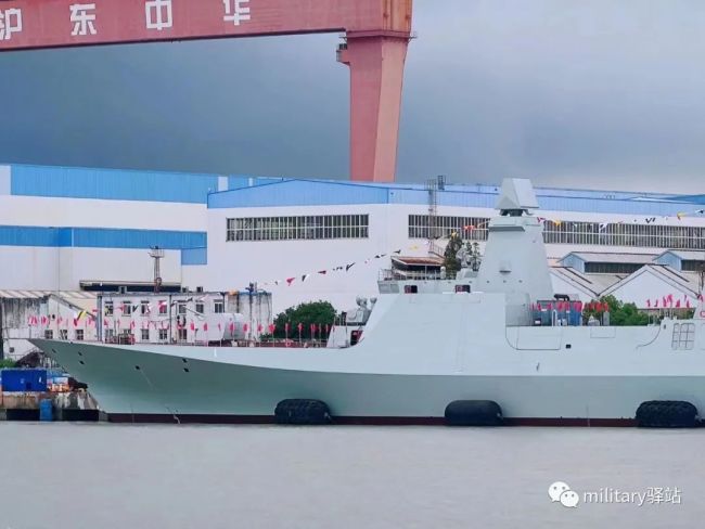 性能大幅提升，中国海军新舰054B下水