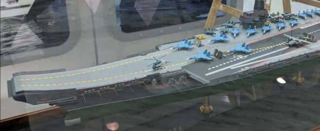 印度加快第二艘航母进度,网友:这是紧追中国