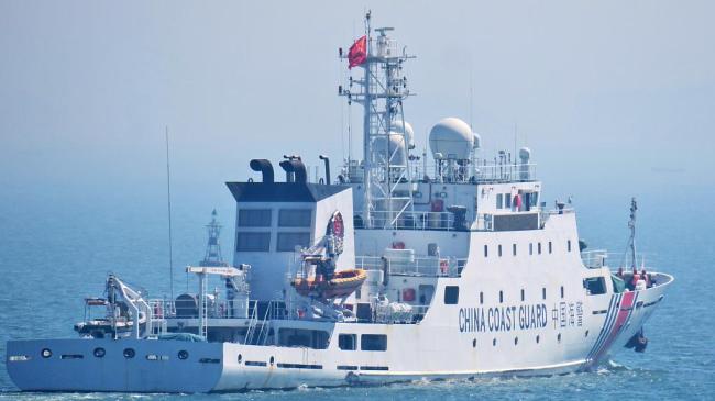 日本船只及巡视船非法进入我钓鱼岛领海，中国海警依法驱离