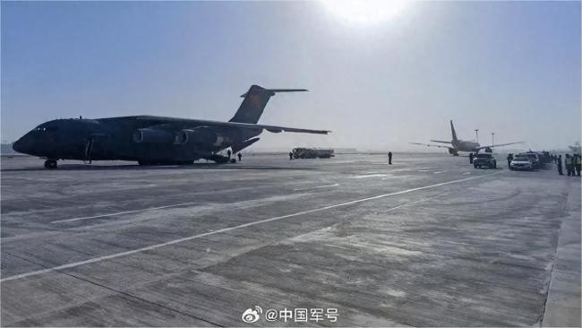 运-20率先飞抵地震灾区救援，中国空军不复15年前遗憾