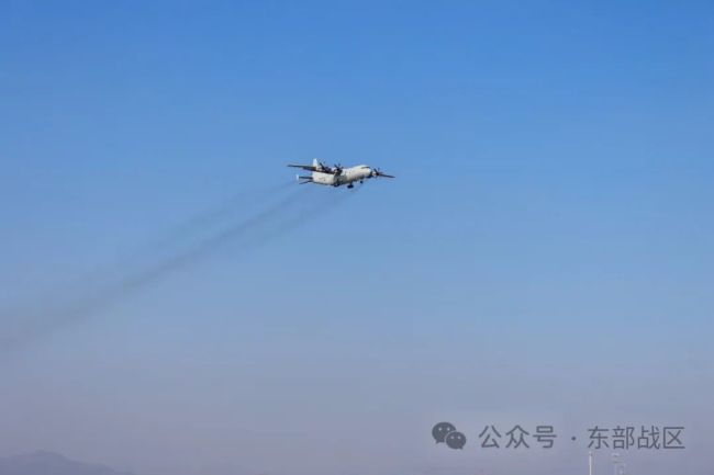 来了！东部战区陆海空军新年开飞高燃画面