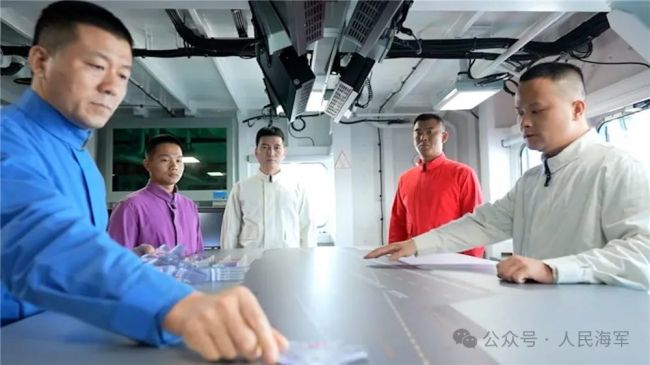 直击 | 山东舰开展多科目常态化军事训练