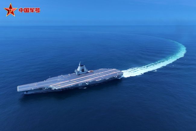 中国第三艘航母福建舰顺利完成首次航行试验