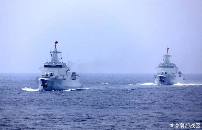 菲媒称中国军舰驶过菲律宾沿岸,其中一艘可能为055“大连舰”_军事频道_中华网