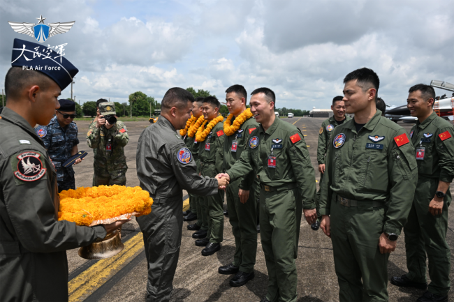 中方部队抵达泰国空军乌隆基地