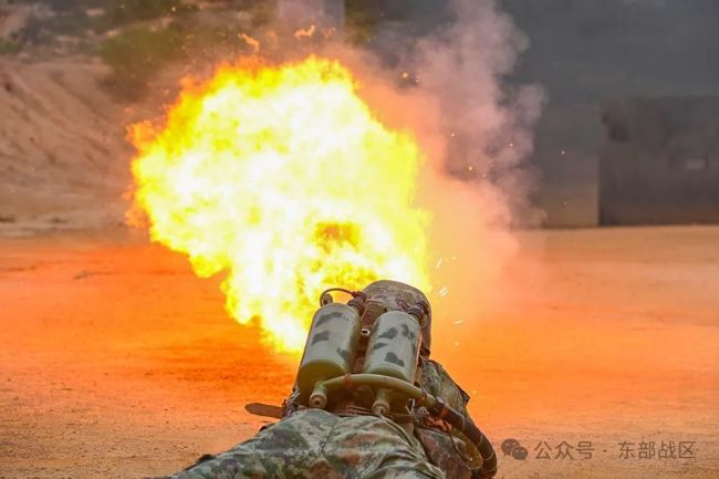 “降魔神兵”，冲冲冲！某旅展开防化兵种考核