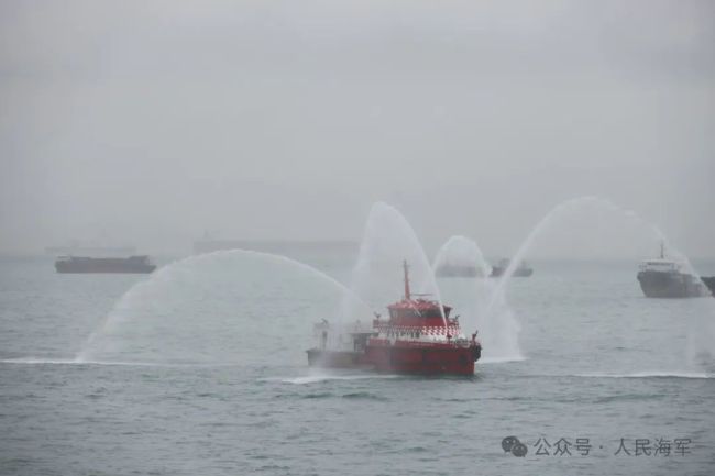 海南舰编队，顺利抵达香港