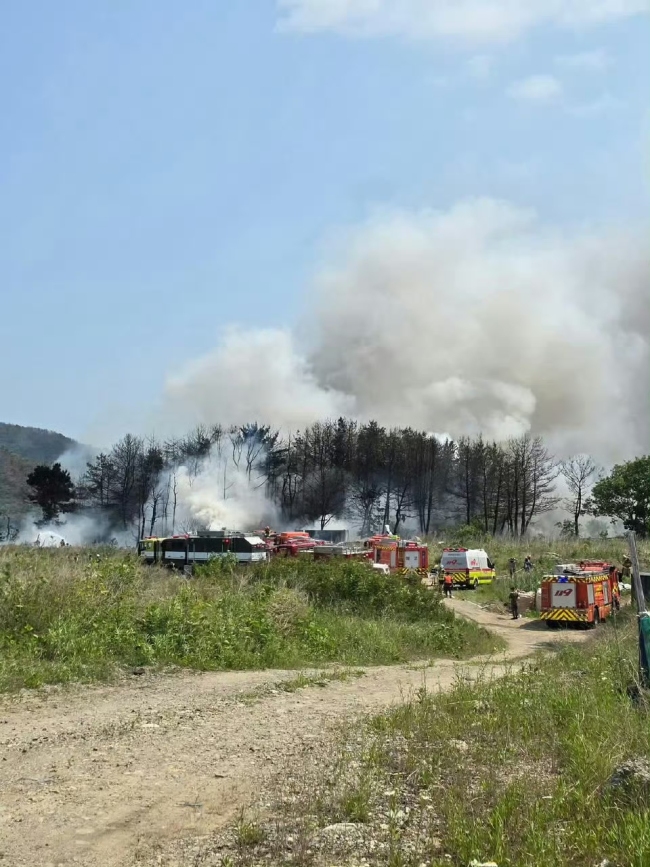 韩国浦项军机坠落已致2人死亡 海军巡逻机失事