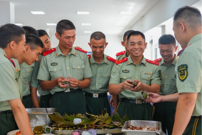 端午佳节到，军民“粽”动员！
