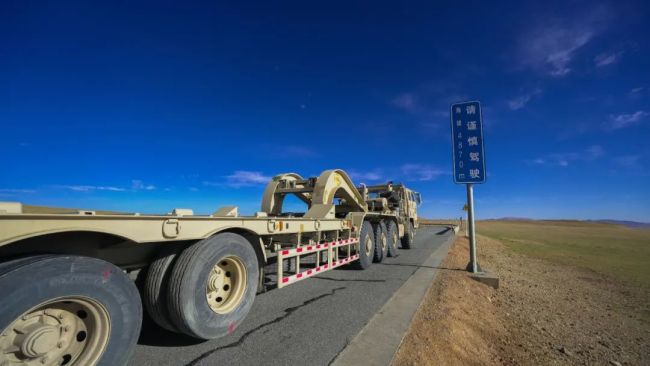 走进练兵场 | 重装运输车,驰骋风雪“天路”!