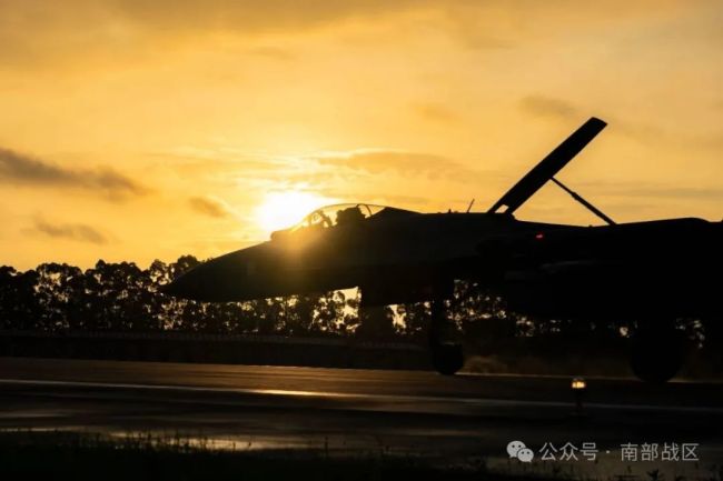 子夜出击 长空砺剑