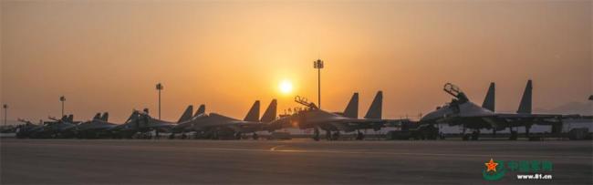 空军航空兵某旅飞行训练掠影