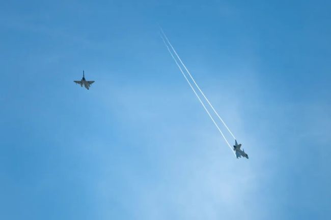 空战对抗训练，跨昼夜进行！