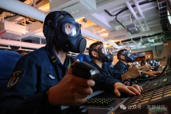 南部战区海军某支队舰艇编队开展实战化训练