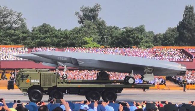 九三大阅兵的新装备,竟让西方破防到“拒绝接受现实”?