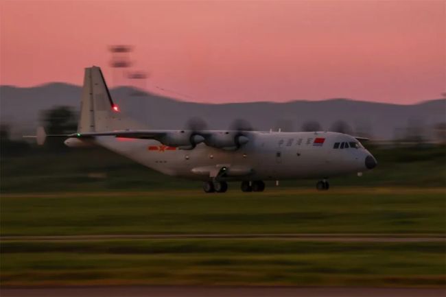 深海布网，云端猎鲨！多机协同反潜训练展开