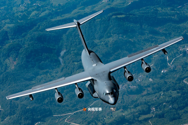 震撼！空中极近距离拍战机影像大片来了