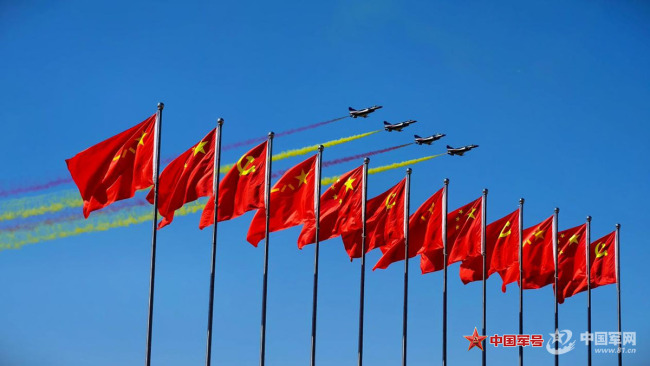 鹰击长空：镜头下的“蓝天舞者”