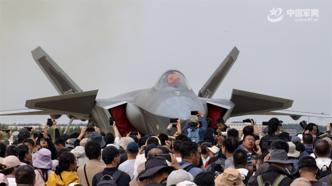 长空砺剑！定格人民空军硬核实力高光瞬间