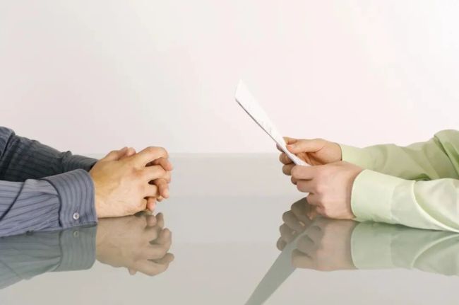 国防军工单位临聘人员为“有面子”泄密,偷拍军事装备发到家庭群