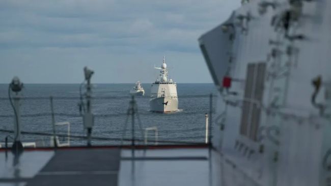 “和平友谊-2025”联演:中马编队联合演练