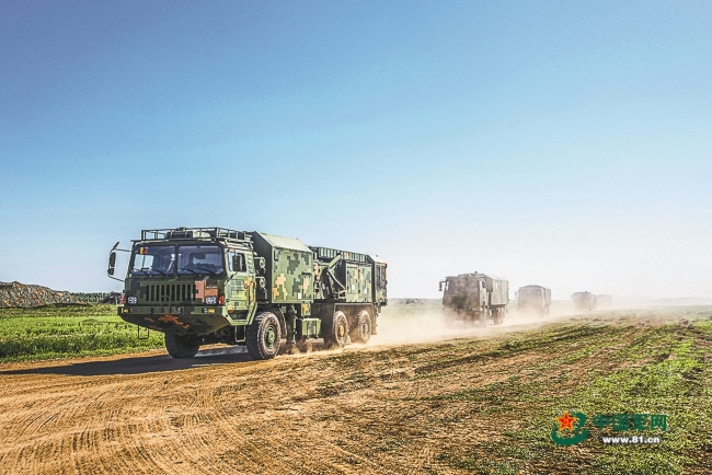 陆军某防空旅实弹射击训练掠影