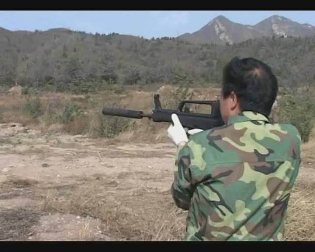 新曝光!中国步枪全部安装消音器,普通士兵要消音器有什么用?