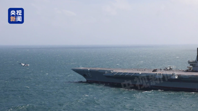 福建舰入列后首次海上实兵训练 多型舰载机亮相