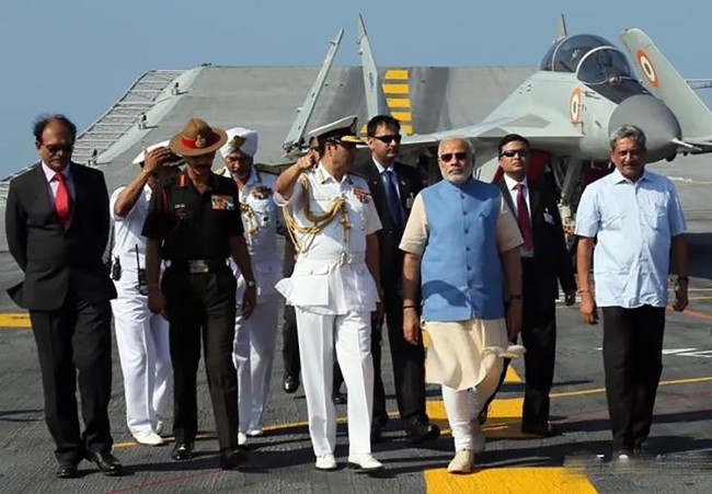 印度前海军参谋长称赞福建舰:真实差距,让印度没法装下去了