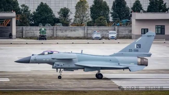 400公里横扫印军?外媒畅想:巴铁用上霹雳-17超远程空空导弹