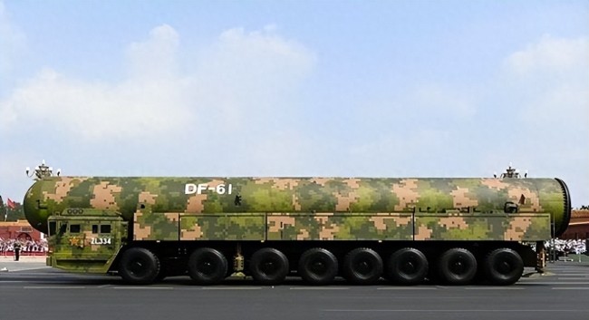 东风-61横空出世！射程覆盖全球，西方反导系统遭遇终极挑战！