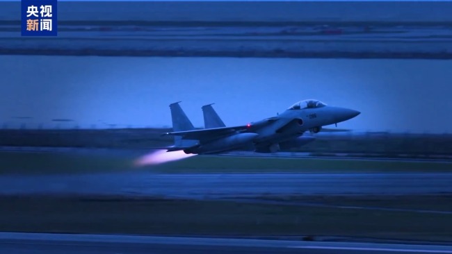 《防卫白皮书》洗脑儿童 谁在给日本“向右转”猛踩油门?