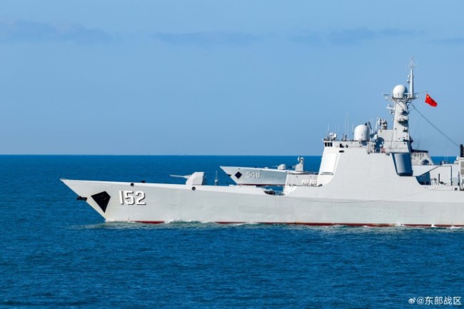 直击东部战区舰艇编队开展跨昼夜实战化训练