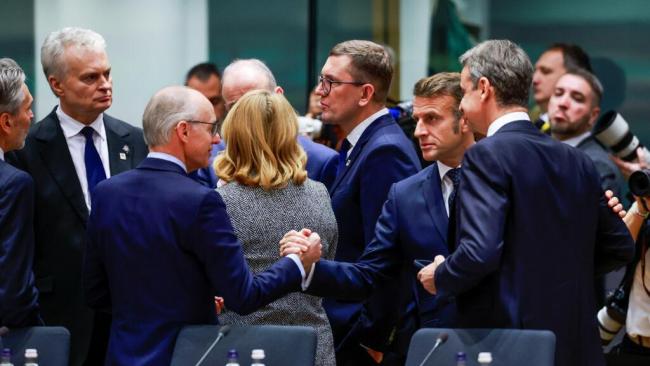 欧洲分裂,乌克兰吃饱,俄罗斯和美国笑了