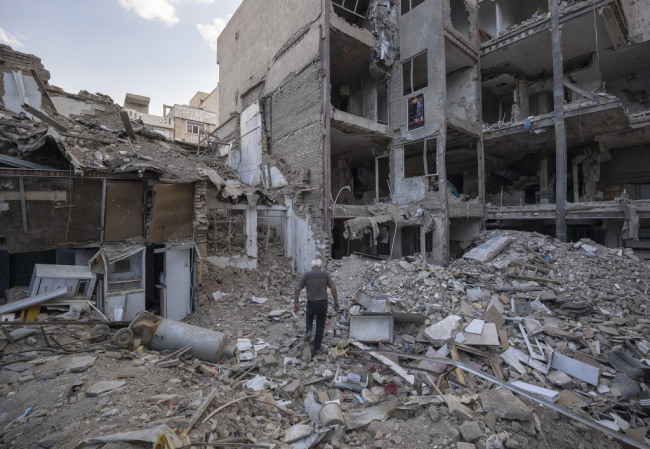 被误解的“渗透”和被低估的韧性：伊朗如何令各种“崩溃论”破产