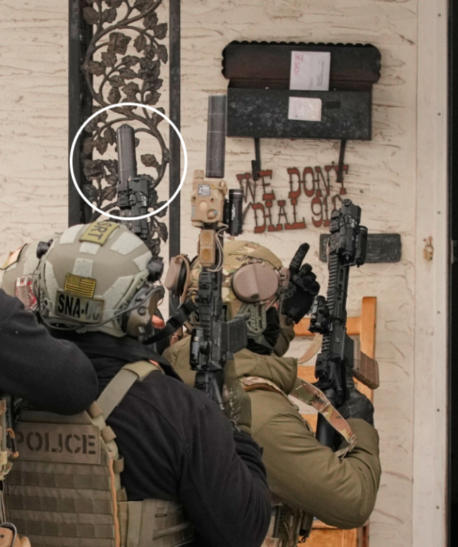 照片曝光!美媒:美移民执法行动部分武器疑似直接来自战场