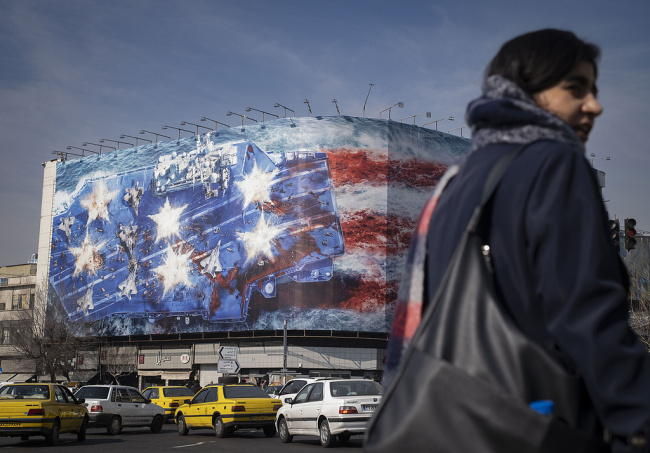 美国军事高压惊扰中东,伊朗启动紧急措施,地区多国担心殃及