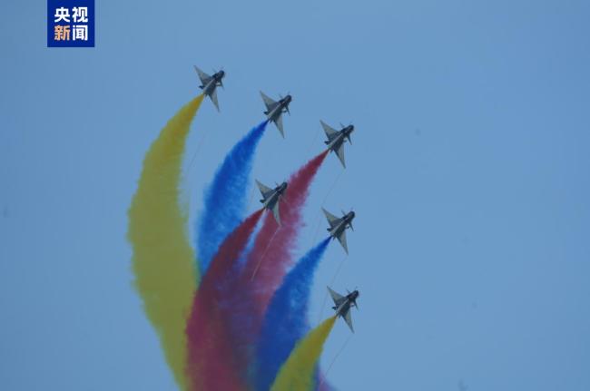 八一飞行表演队再次亮相新加坡 中国航空力量到底有多强 专家解析