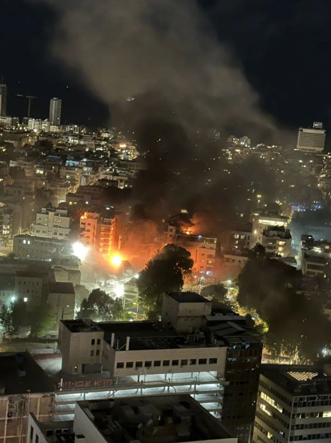 以军总参谋部被导弹击中