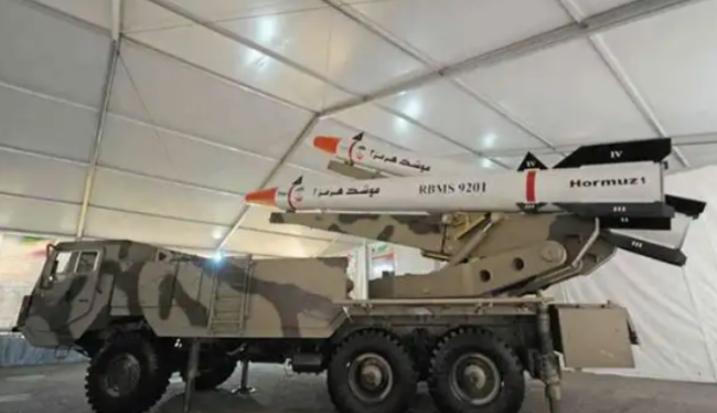 伊朗导弹持续攻击美国航母，能得手吗