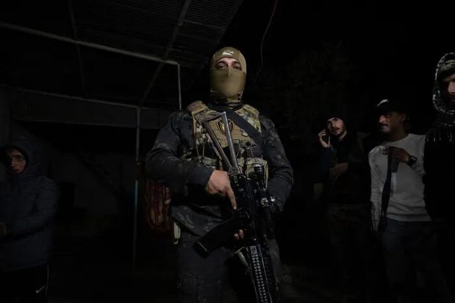 美伊打了几天，怎么突然扯上“蒋介石”了