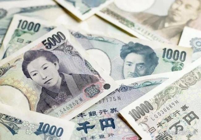 日元汇率“自由落体” 普通人咋办 信心流失的困境