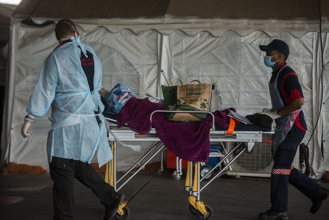 变异新冠病毒加剧疫情 南非继续维持三级"封锁令"