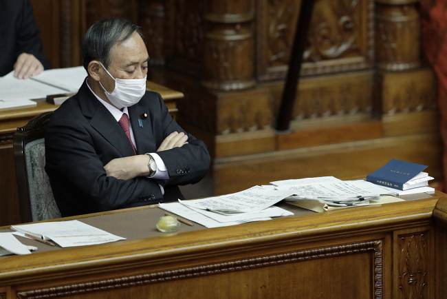 日本中学生问“为什么议员只有男性” 菅义伟这样回应